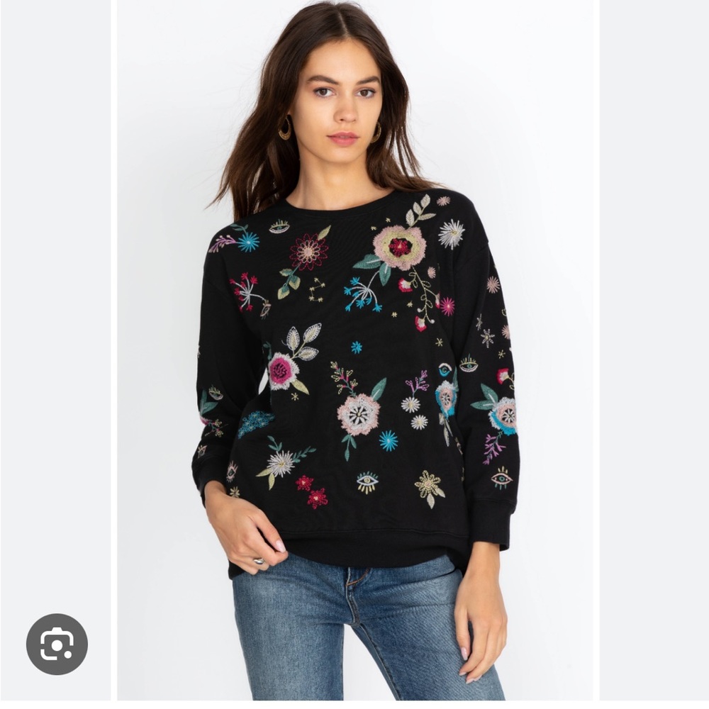 Johnny Was sweatshirt NWT BLACK WITH EMBROIDERED FLOWERS